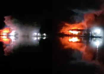 Com vídeo: Incêndio atinge e destrói flutuante no Tarumã-Açu