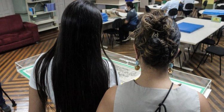 Exposição Memórias da Copa revive conquista do pentacampeonato na Biblioteca Pública do Amazonas