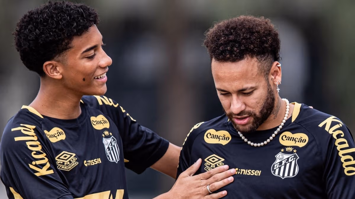 Robinho Jr e Neymar, durante treino do Santos
