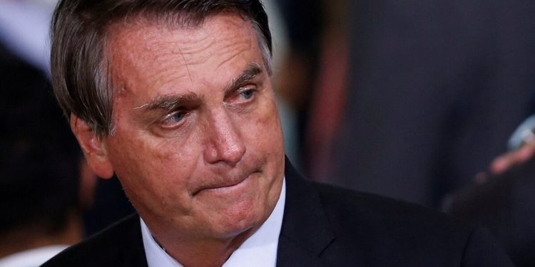 Não houve intuito de descumprir a lei, diz Bolsonaro sobre arma