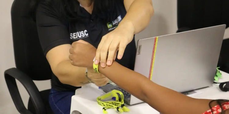 Festival de Parintins 2026: Crianças abaixo de 10 anos não poderão acessar as arquibancadas das Galeras