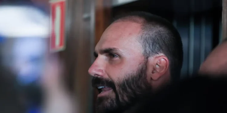 STF decide se Eduardo Bolsonaro será condenado no processo do tarifaço