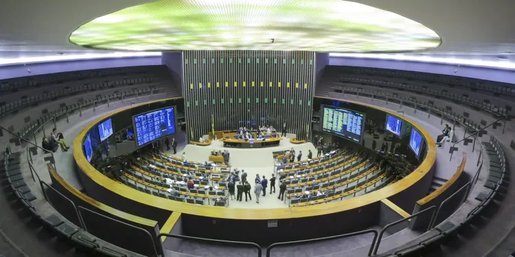 Câmara diz ao STF que não há irregularidades em indicações de emendas