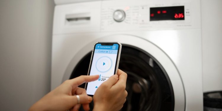 Eletrodomésticos com tecnologias inteligentes ajudam consumidores a reduzir o consumo de energia em casa, afirma especialista