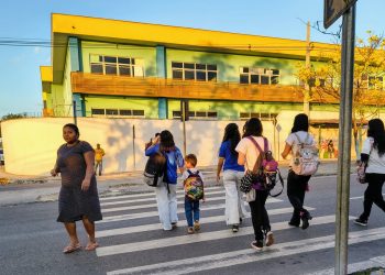 Prefeitura de Manaus realiza pesquisa para implantar semáforo de pedestres no bairro Santa Etelvina