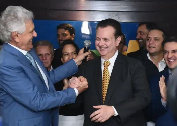 PSD oficializa candidatura de Caiado à presidência da República