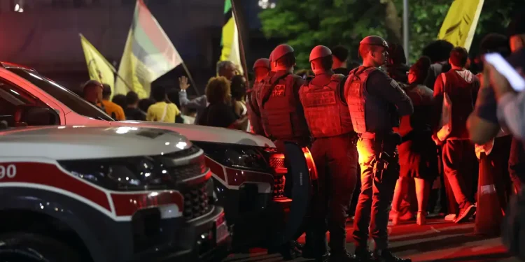 Oito em cada 10 mortos em ações policiais são negros, mostra relatório