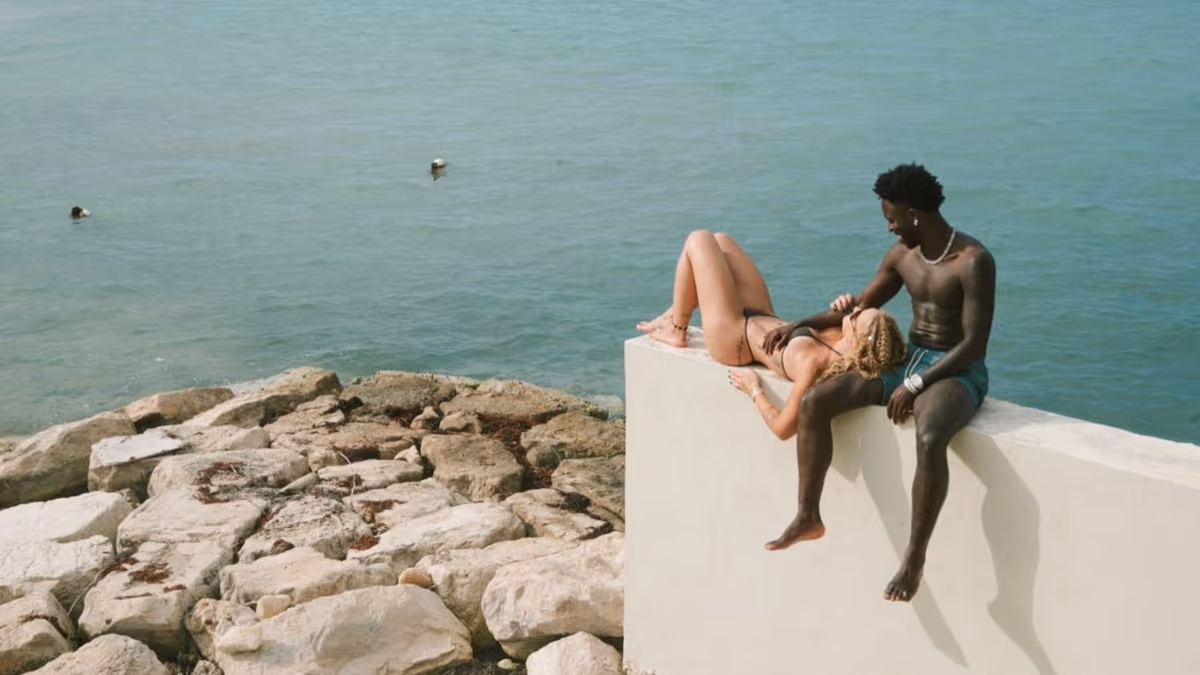 Vini Jr. abre álbum de viagem com Virginia e família de Bob Marley
