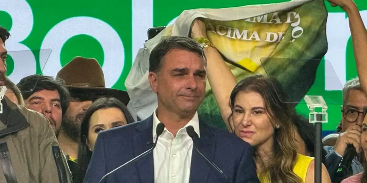 PL oficializa candidatura de Flávio Bolsonaro à Presidência