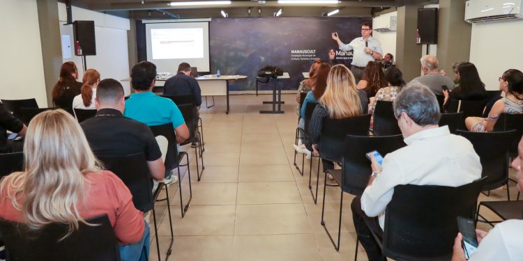 Construção participativa do Plano Municipal de Turismo em parceria com o Sebrae-AM