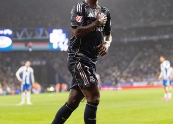 Jornal divulga valores pedidos por Vini Jr. para renovar com o Real Madrid