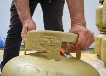 Pesquisa do Procon Manaus aponta redução de 2,44% no preço da botija de 13 quilos