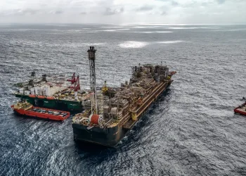 Petroleiros pedem Petrobras mais estatal e menor repasse a acionistas