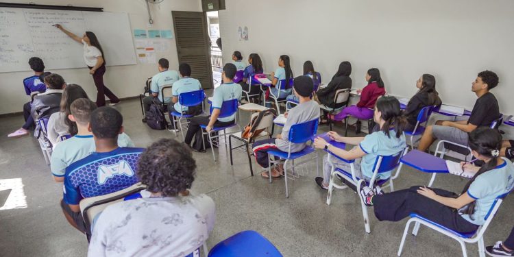 Pé-de-Meia paga hoje 5ª parcela a alunos nascidos em julho e agosto