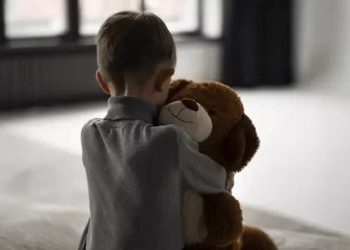 INSS começa a analisar pedidos de pensão para órfãos de vítimas de feminicídio