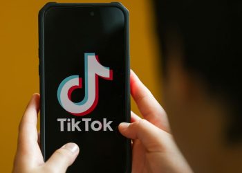 Brasil multa TikTok em R$ 153,7 mi por falhas em dados de adolescentes