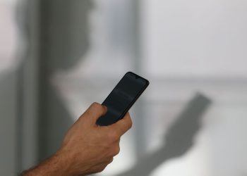 Mais de 830 mil celulares foram subtraídos em 2025, aponta relatório