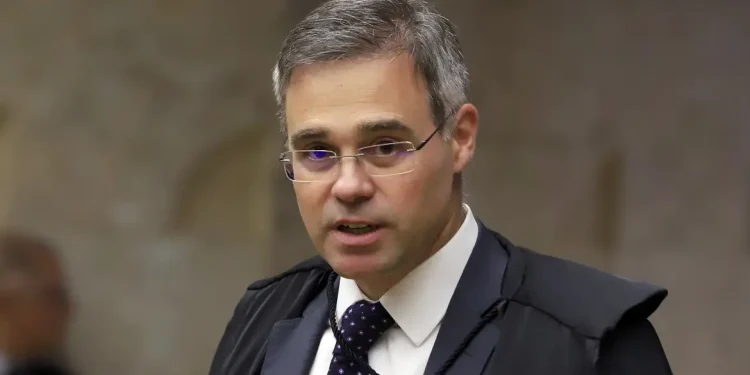 Mendonça rejeita ação contra reajuste do Bolsa Família