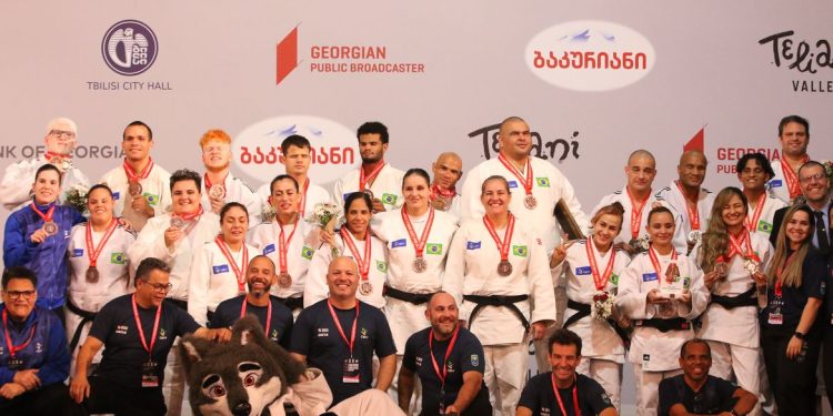 Brasil conquista bronze nos mundiais paralímpicos de judô e triatlo