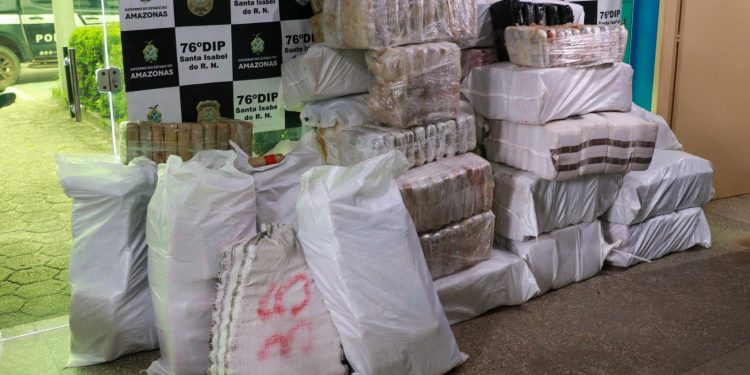 Mais de uma tonelada de skunk é apreendida em Santa Isabel do Rio Negro