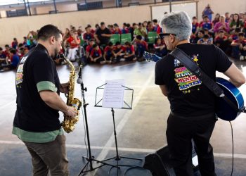 "Corpos que Dançam, Mundos que Sentem" realiza atividades com alunos da Educação Especial da Escola Fueth Paulo Mourão Através da dança, artes visuais e música