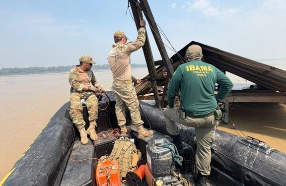 Polícia Federal e Ibama combatem garimpo ilegal no Amazonas