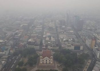 Manaus volta a ser encoberta por fumaça e qualidade do ar atinge nível crítico nesta quinta-feira