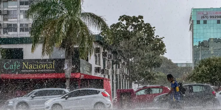 Frente fria leva chuva ao Centro-Oeste e parte do Norte do país