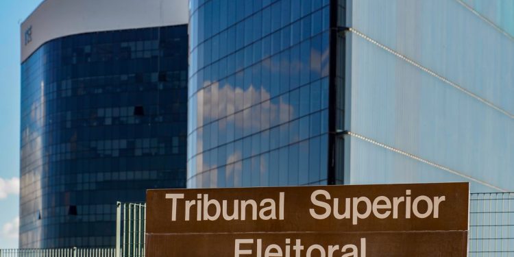 TSE recebeu mais de 50 mil denúncias de propaganda irregular