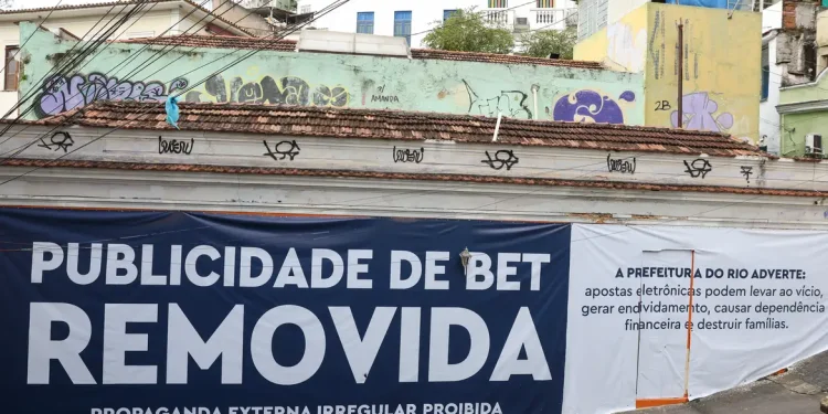 Saiba como as bets adoeceram e endividaram os brasileiros