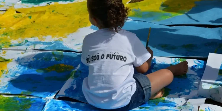 Pais veem palmada como disciplina e não como violência, alerta Unicef