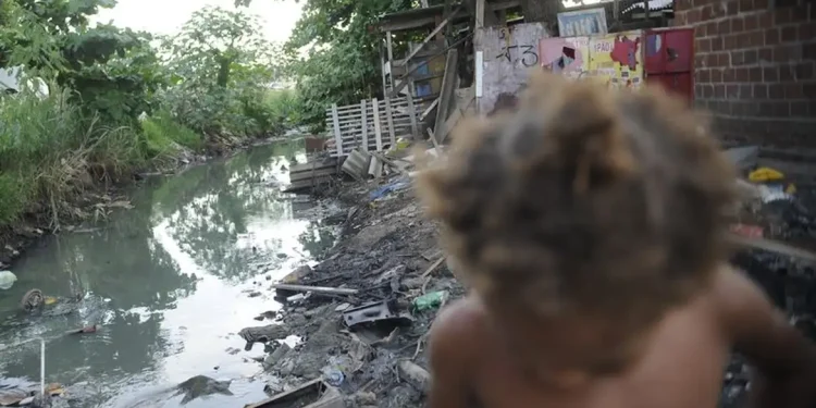 Brasil: 30 milhões de crianças estão expostas aos riscos climáticos
