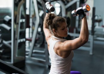 Hipertensão não impede prática de musculação, mas treino deve ter acompanhamento, alerta médica