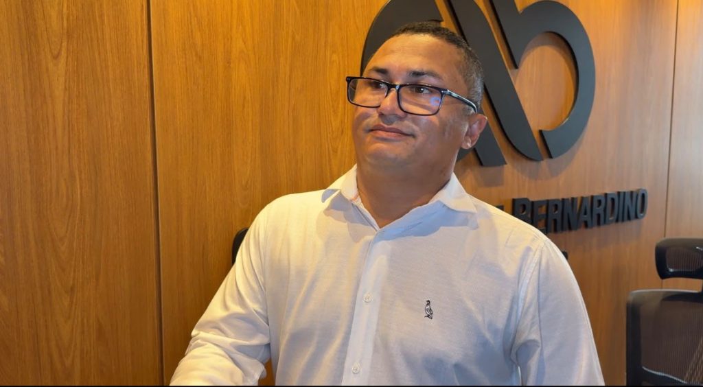 Servidor passa dez anos sem progressão salarial e busca reconhecimento de direitos no Amazonas