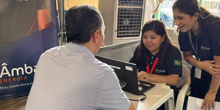 Âmbar Energia leva atendimento móvel a dez bairros de Manaus
