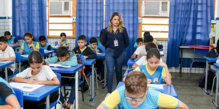 Aulas da rede municipal de Manaus seguem suspensas devido baixa qualidade do ar