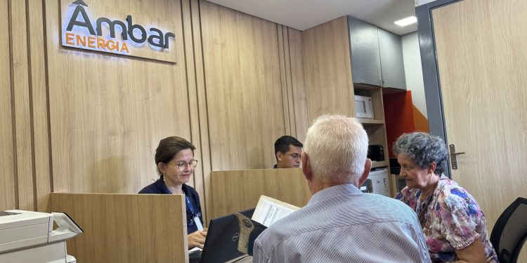 Atendimento itinerante da Âmbar Energia leva serviços a dez comunidades de Manaus na nesta semana