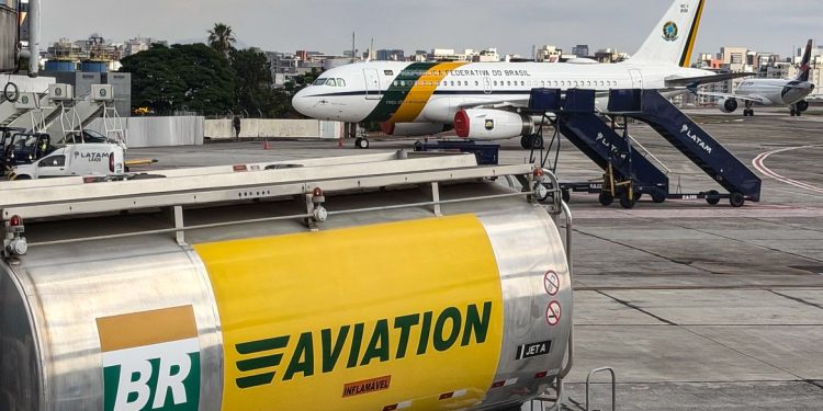 Petrobras inova na produção sustentável de combustível de aviação