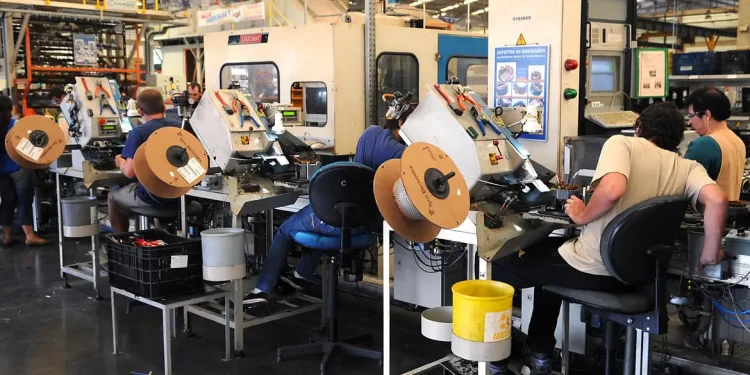 Atividade econômica tem alta de 0,3% em agosto, mostra IBC-Br
