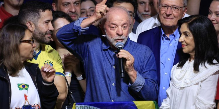 “Vamos mudar o jeito de governar este país”, diz Lula
