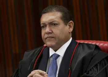 Nunes Marques convoca reuniões com campanhas de Lula e Flávio para 2º turno