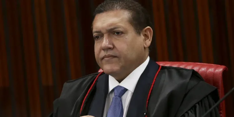 Nunes Marques convoca reuniões com campanhas de Lula e Flávio para 2º turno
