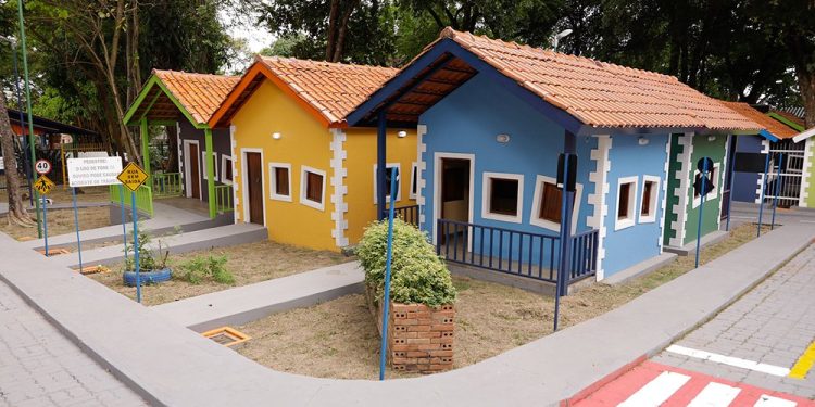 Fumaça e ar nocivo forçam o cancelamento de eventos do Dia das Crianças em Manaus